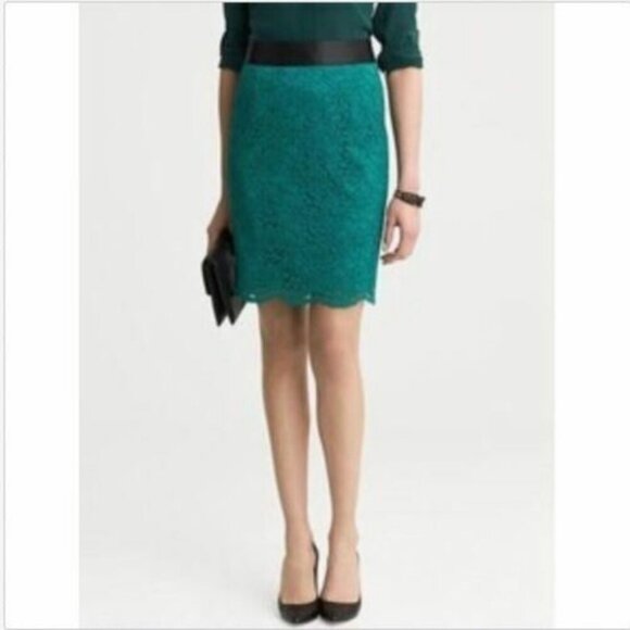 Banana Republic Dresses & Skirts - BANANA REPUBLIC x L'Wren Scott Lace Pencil Skirt Green Size 6